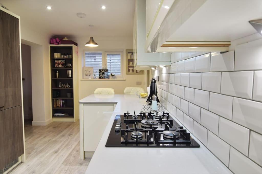 Mikes At Menai - Stylish & Spacious 3 Bed House In Menai Bridge. Ngoại thất bức ảnh